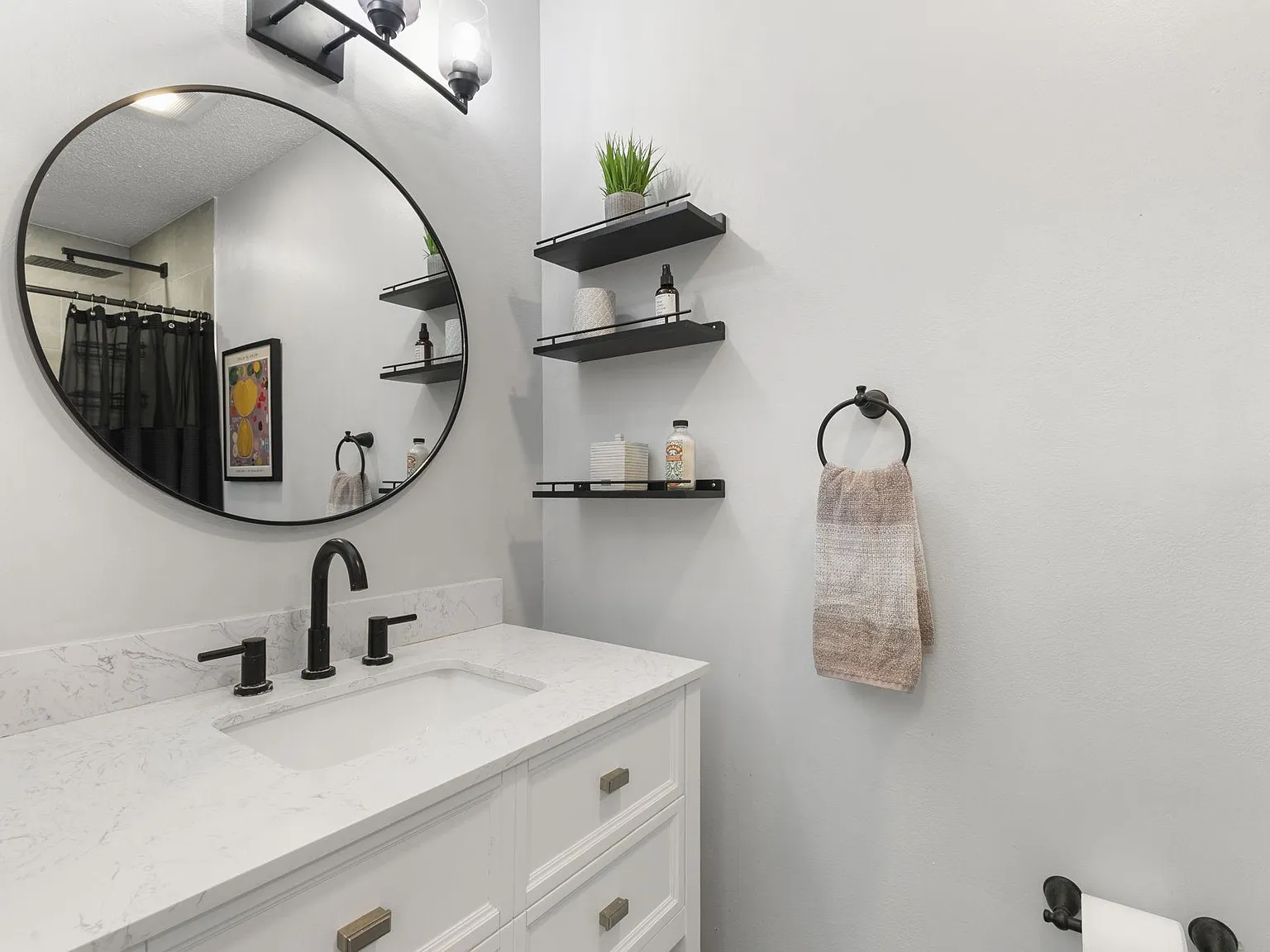 3 bed, 3.0 bath, 2500 sqft, $1,252 — Photo 4