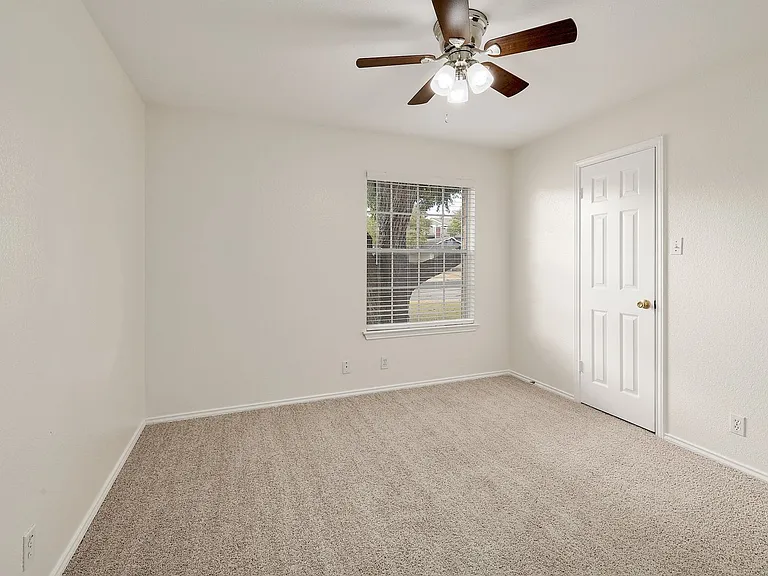 9724 Copper Creek Dr — Photo 20