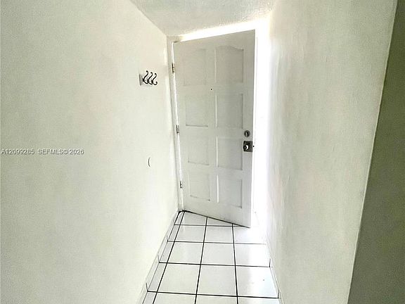 4th image of 211 Sidonia Ave APT 1