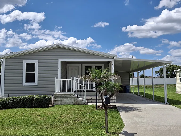 Royal Palm Village — Photo 21