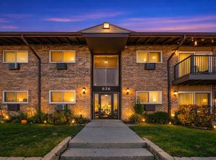826 E Old Willow Rd APT 103, Prospect Heights, IL 60070