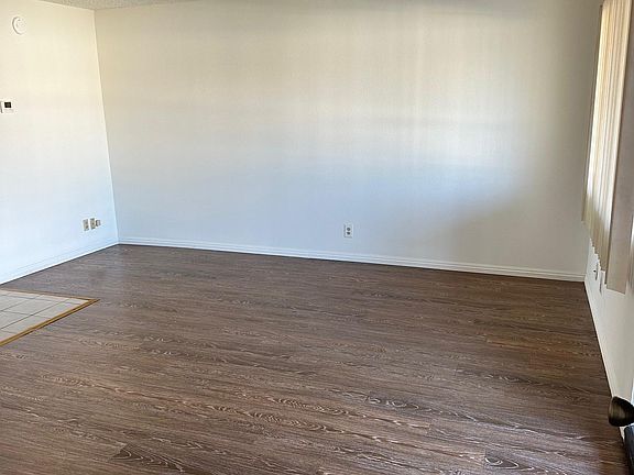 4th image of 601 Dewey Ave APT J