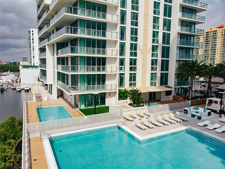 330 Sunny Isles Blvd #5-1603 — Photo 43