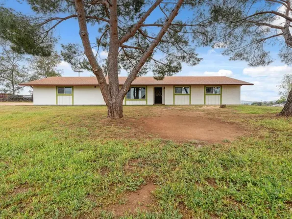 1375 Pine St, Ramona, CA 92065