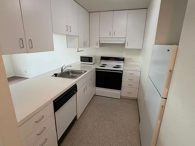 514 NW 21st St #13 — Photo 1