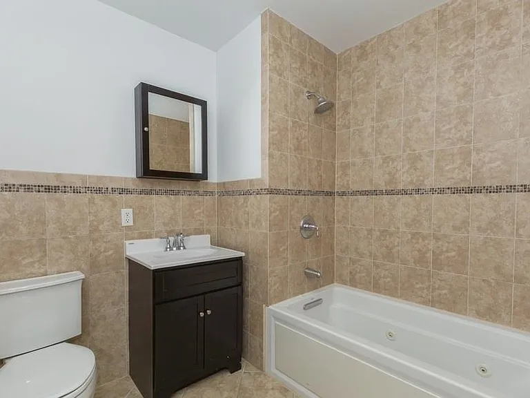 809-815 22nd St #1303 — Photo 9