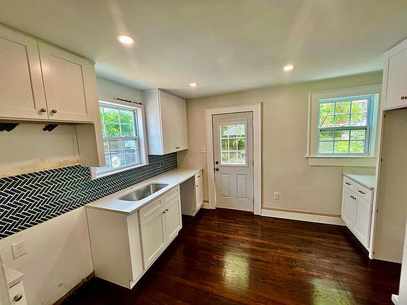 2nd image of 2207 Arctic Ave