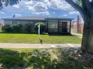 13440 Manchester St, Southgate, MI 48195