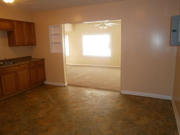 5th image of 4476 Catalina Ave