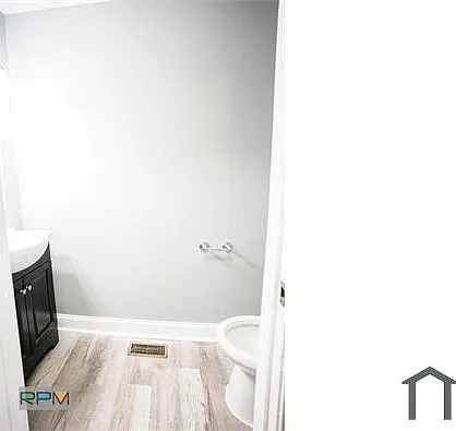 3 bed, $1,900 — Photo 2