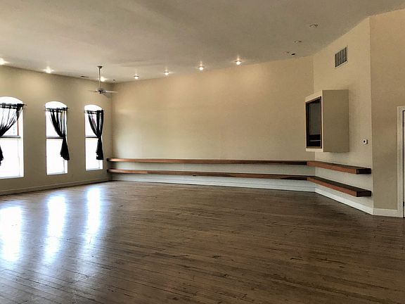 2nd image of 175 Front St #4