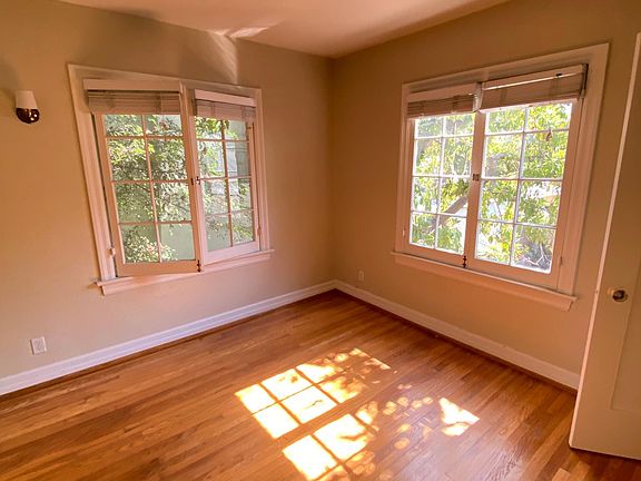 5th image of 1033 S Bedford St #2