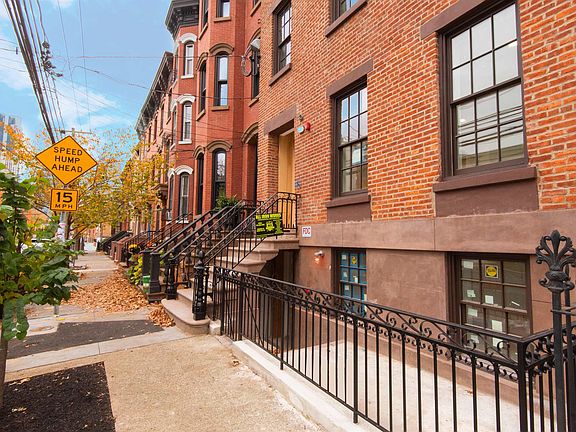 3rd image of 259 York St APT 2