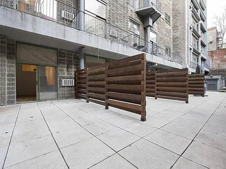 220 E 22nd St #GLE — Photo 9