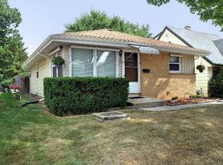 820 S 92nd St, West Allis, WI 53214