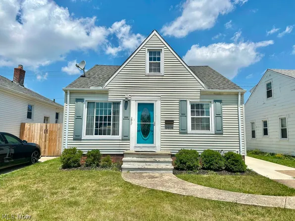 5618 Sunderland Dr, Parma, OH 44129