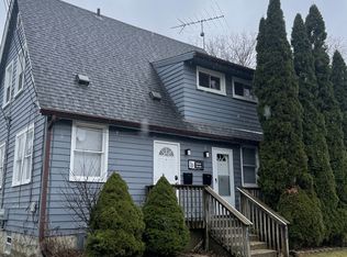 902 Woodlawn Ave, Ann Arbor, MI 48104