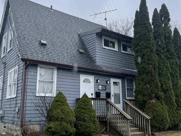 902 Woodlawn Ave, Ann Arbor, MI 48104