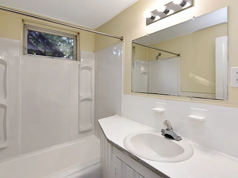 8204 Atlantic Ave #A — Photo 12