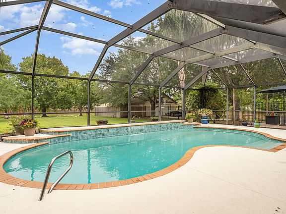 3rd image of 1218 Heritage Acres Blvd