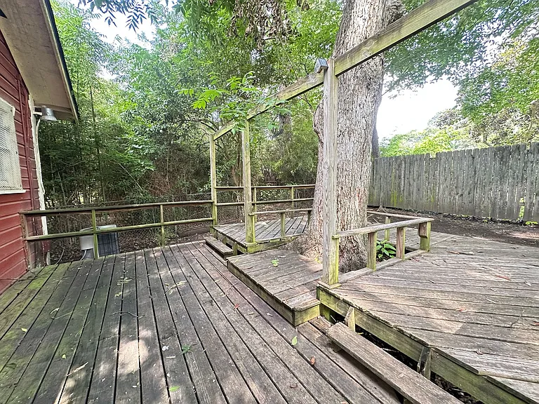 1340 Lincoln St — Photo 13