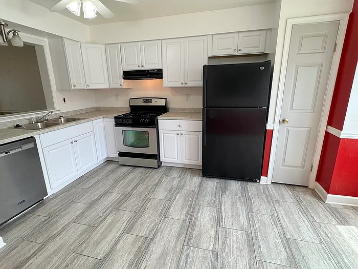 1136 Gleaning Close — Photo 2