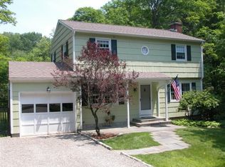 8 Mead Ridge Rd, Ridgefield, CT 06877