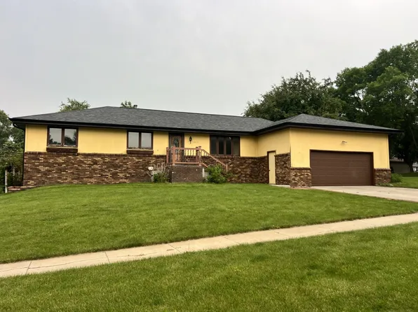 1603 Sheridan Dr, Norfolk, NE 68701