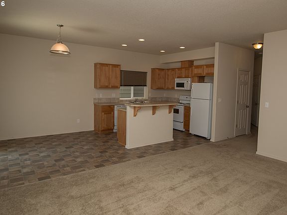 5th image of 2642 NE 87th Ave