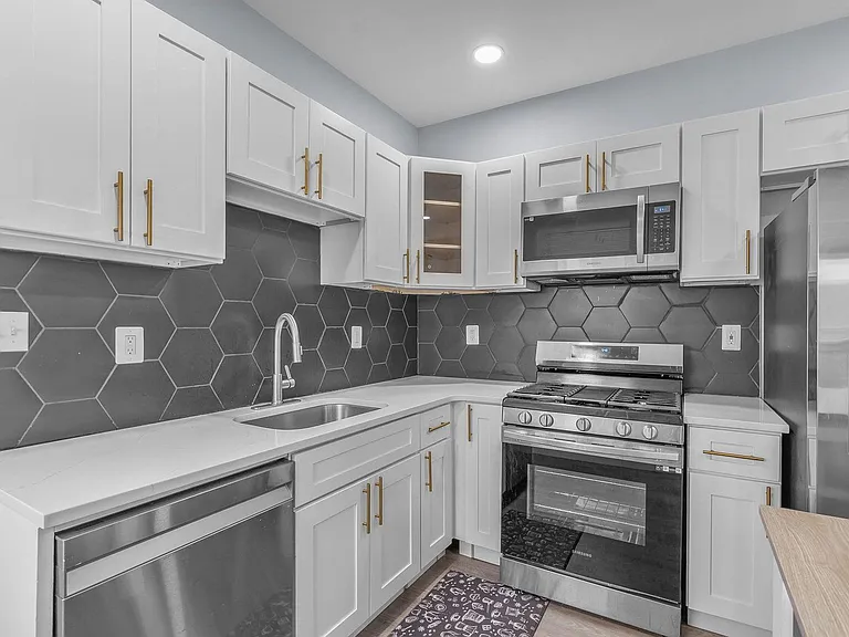 1521 S 19th St — Photo 3