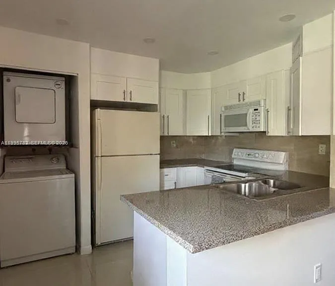 221 W Park Dr #202-3 — Photo 5