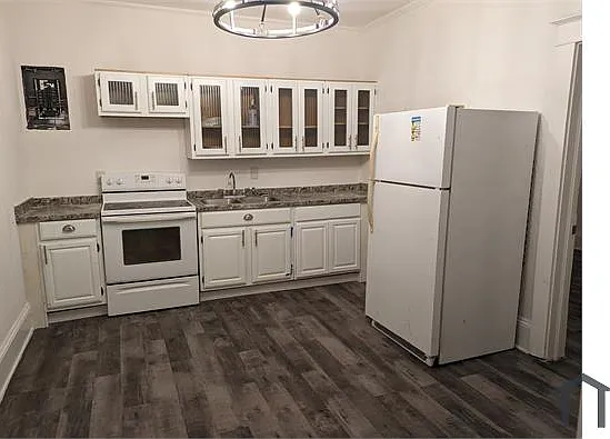 3 bed, 800 sqft, $1,600 — Photo 4