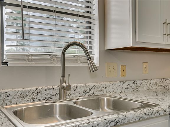 5th image of 301 Old Plantation Rd #326B