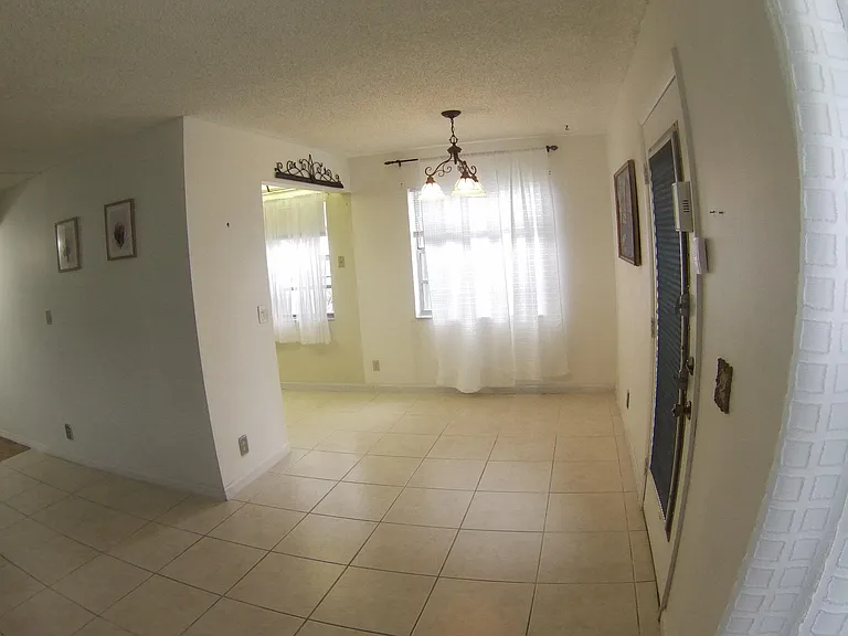 556 Capri Park #L — Photo 5