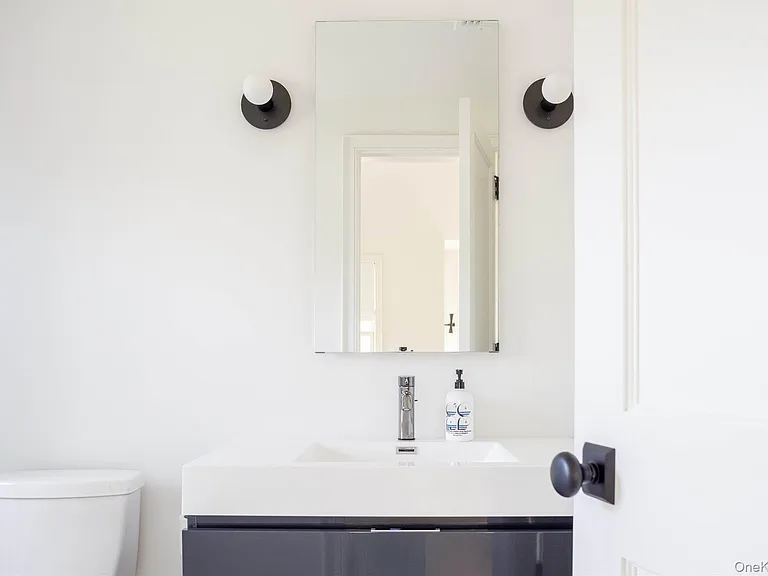 400 Youngs Rd — Photo 26