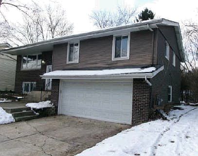 3rd image of 17012 Magnolia Dr