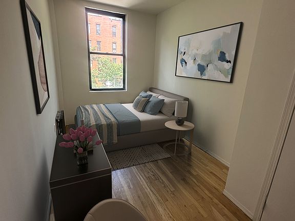 3rd image of 77 Saint Marks Pl #32