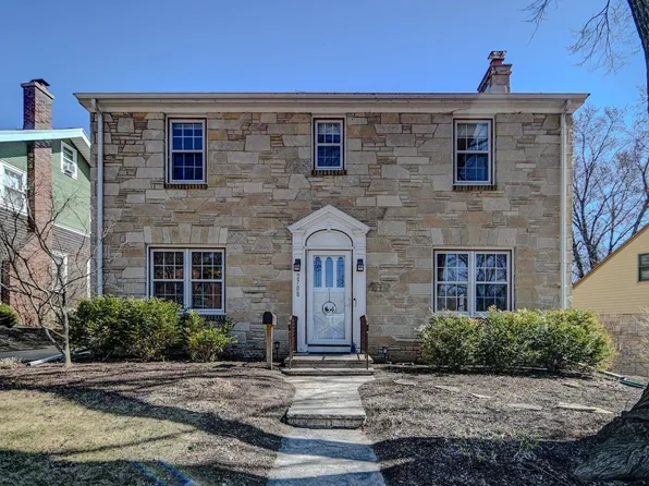 2708 Lakeland Ave, Madison, WI 53704