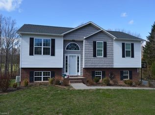 122 Page Farm Rd, Mount Airy, NC 27030