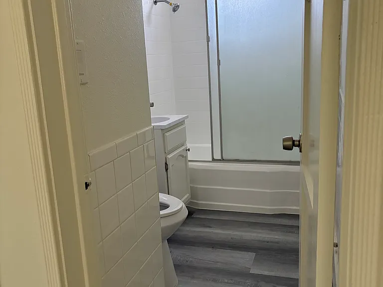 6214 Heliotrope Ave #F — Photo 4