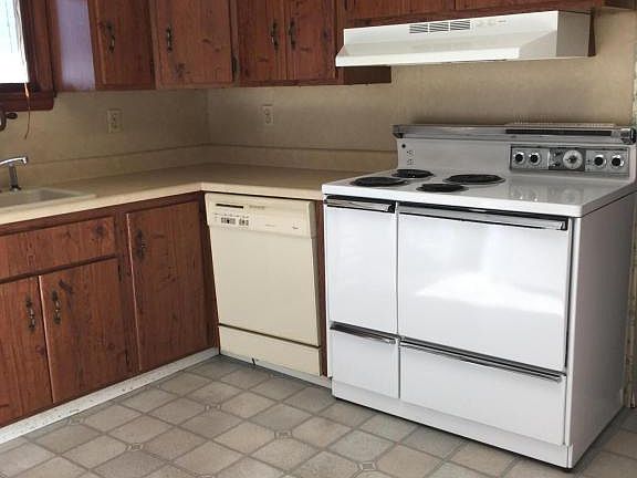 2nd image of 218 Saint Francis Cabrini Ave