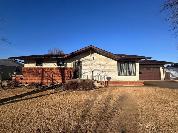 608 2nd St NE, Waukon, IA 52172