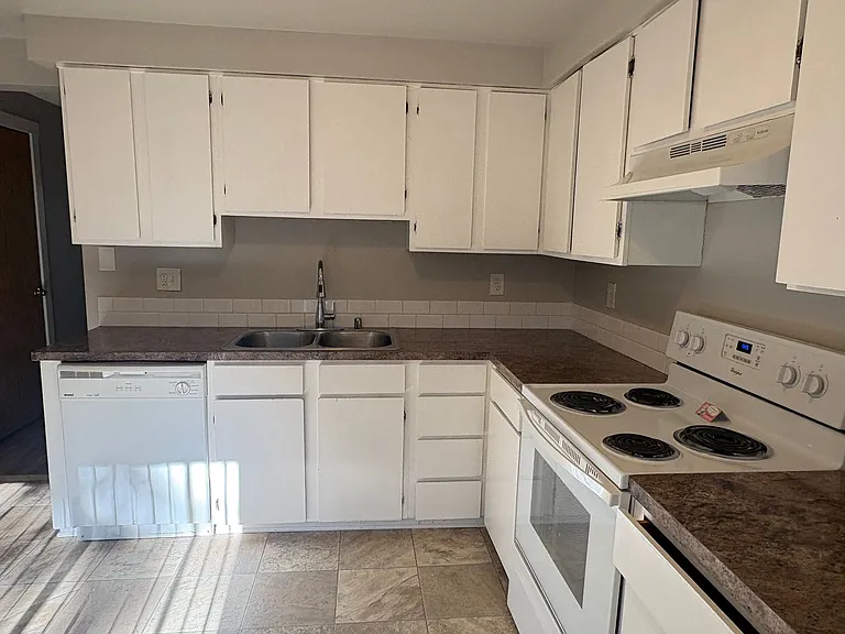 CCH5114--Apple Knoll Townhomes — Photo 4