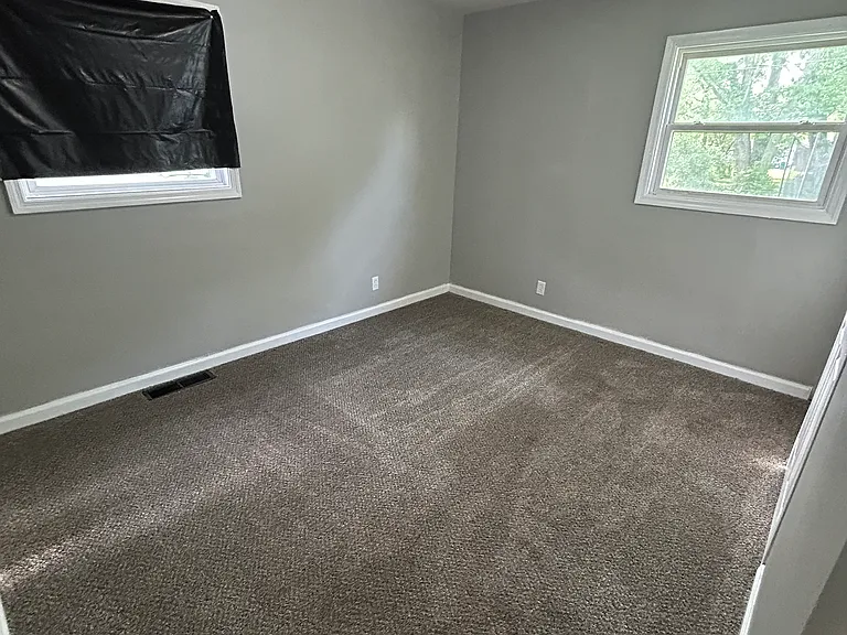 121 Saint Dorothy Dr — Photo 3