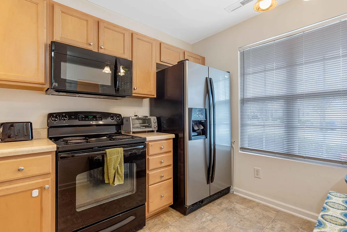 Building Photo - 7915 Averette Hill Dr
