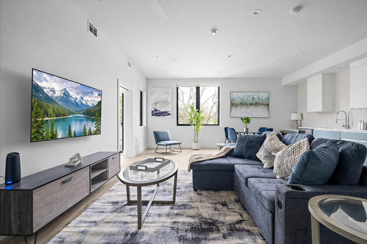 5515 Humming Bird Lane - High-End 1BR Stay Near Downtown Austin (201) — Photo 1