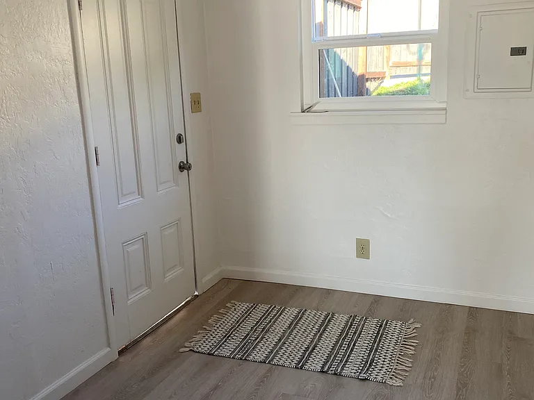 159 Craven St #C — Photo 14