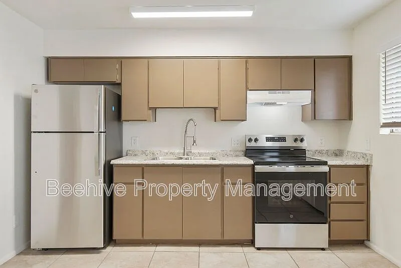 1634 E Monroe St #2