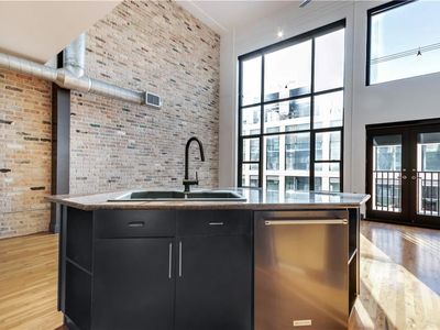 411 Brazos St APT 209, Austin, TX, 78701