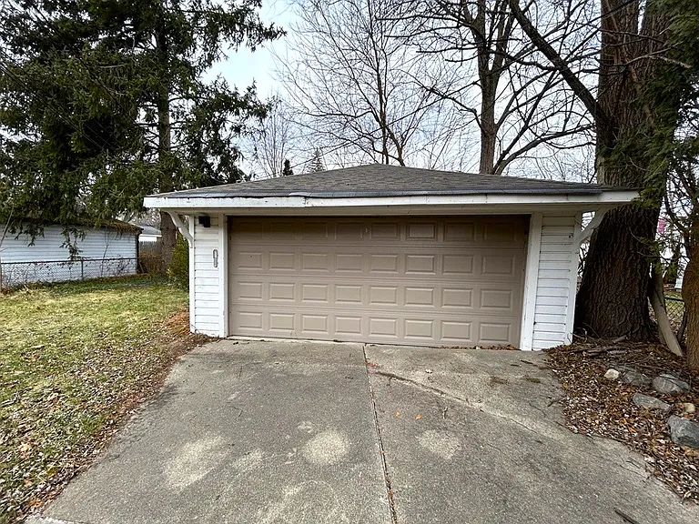 118 W Lawrence Ave — Photo 35